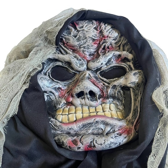 Halloween‎ Rubber Hooded Mask. Skeleton Bloody Teeth. Halloween Costume - Picture 2 of 5